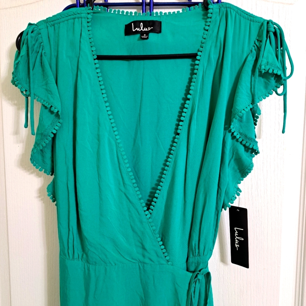 Lulu’s Green Wrap Midi Dress Small
